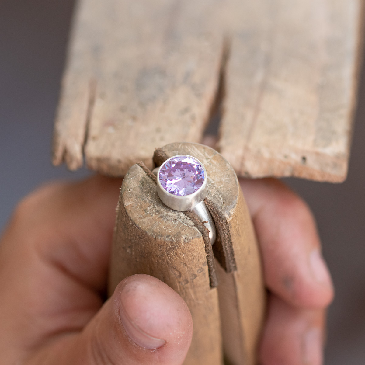 Round Rub Over Faceted Setting Kingham Jewellery School