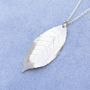 Silver leaf pendant small